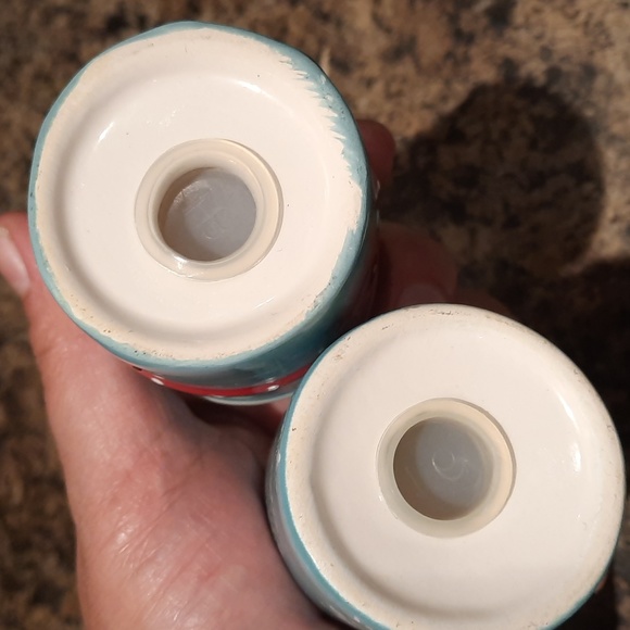 Salt & Pepper Shaker - Picture 3 of 6